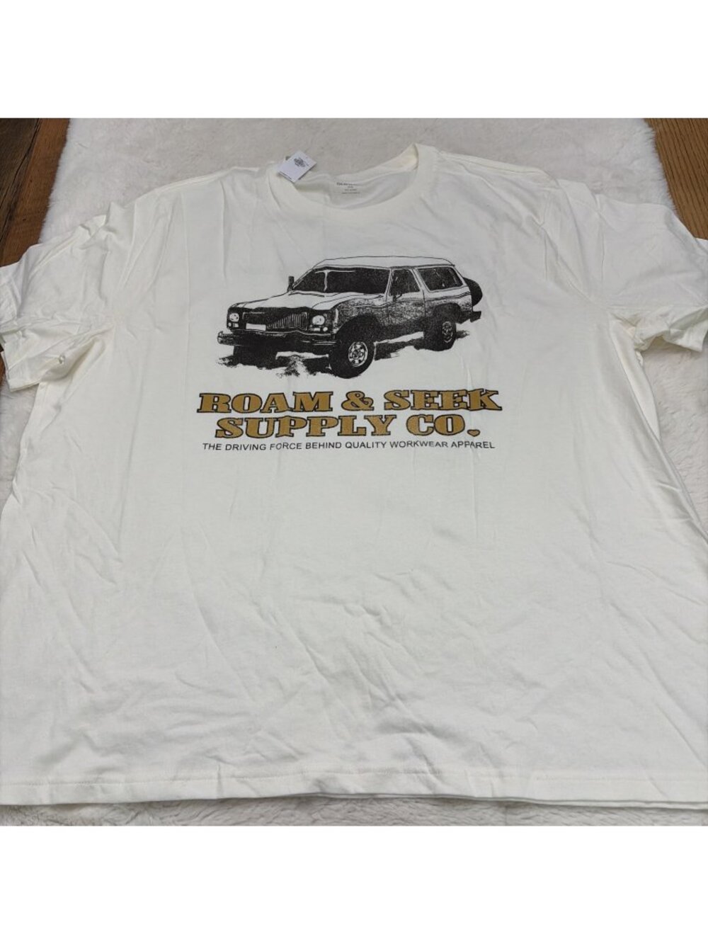 Old Navy Men’s NWT Xxxl Roam And Seek Supply Co Tee